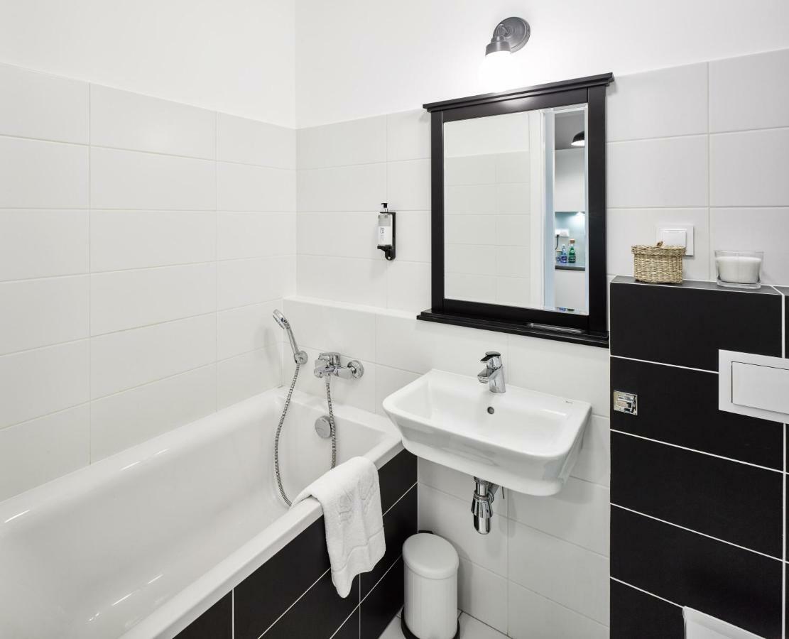 Atelier Apartamenty Praga No. 1 Varşovia Exterior foto
